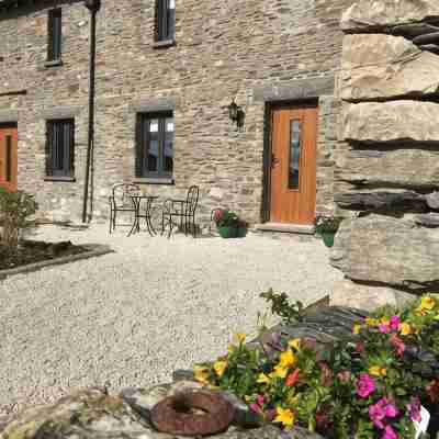 Stunning 3 bed cottage with exceptional views over fields and the Lakeland fells Hotel Exterior
