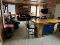 The Eagles Nest located in Fairmont off HWY 3315 - 무료 와이파이