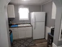 1 bed1 bath house, less than 1mile to Union Hospital
