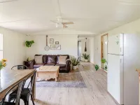 Cozy basecamp minutes from waterfalls, hiking and climbing Hotels in Marion County