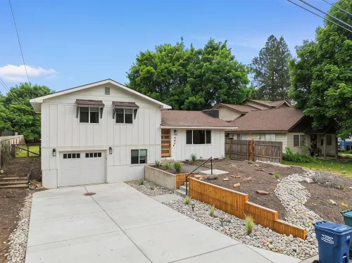 Modern Home with Ping-Pong Table | Near Downtown CDA - 3성급