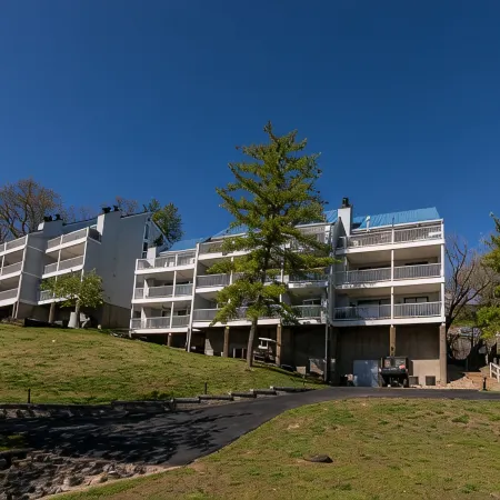 LAKE FRONT, UPDATED 2 BED 2 BATH OSAGE BEACH
