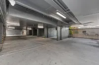 春山露台汽車旅館及公寓 - 停車場