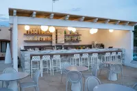 Red Sun Village - bar