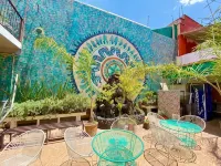 Whost Hotel y Hostal - 2-Star