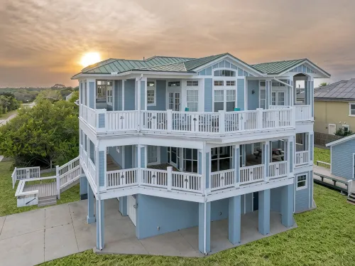 Sea Palms - Steps to the beach, 360 Views - 4-Star