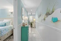 Fantastic Beach Condo, Linens Included!