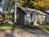 Indian Lake Treehouse Waterfront Cottage - 3-Star