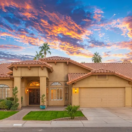 Tranquil Retreat at Ocotillo, 4Bd, 2.5BA, Huge Pool with Heater, and Pool Table.