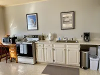 Charming 3rd Floor Walk-up River View - 무료 와이파이