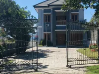 Modern House Yia Hotels in Temon