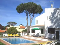 Detached villa with private pool 1.5 km from Vilamoura marina - Villaer