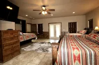 Beautiful 5/5.5 Home on 5 Acres w/Private Pool. River Access 2 m. Away