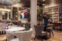 Carlton Square Hotel