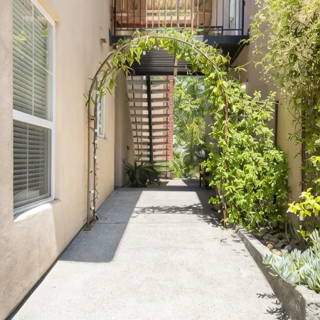 Downtown Napa!  Unit A Walk to Everything!