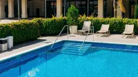 Hilton San Salvador - Pools