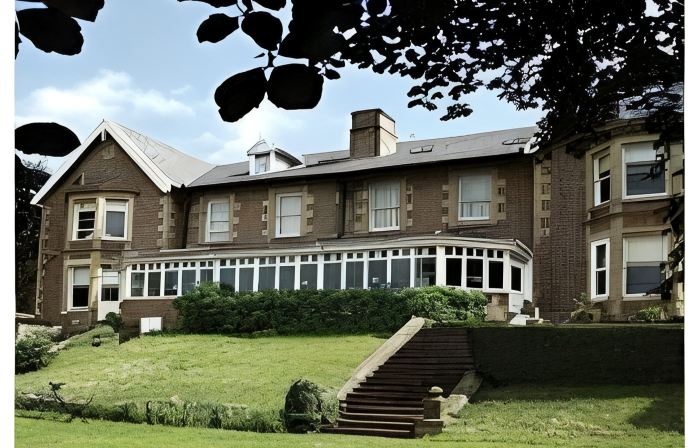 Eslington Manor