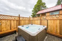 Rainforest Tiny Home Retreat: Woodsy