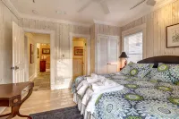 Exceptional Harborfront  Chef's Kitchen Great deck/harbor views