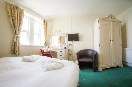 Queensbridge Hotel
