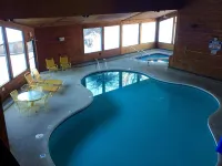 Cedar Motor Inn - Pools