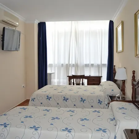 Hotel Paquita Отели в г. Чипиона