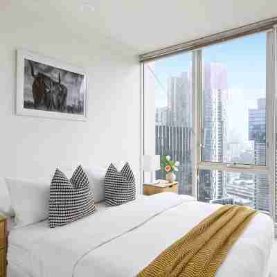 Comfy & Stylish 2BR Apt Next to Crown, City Views Rooms