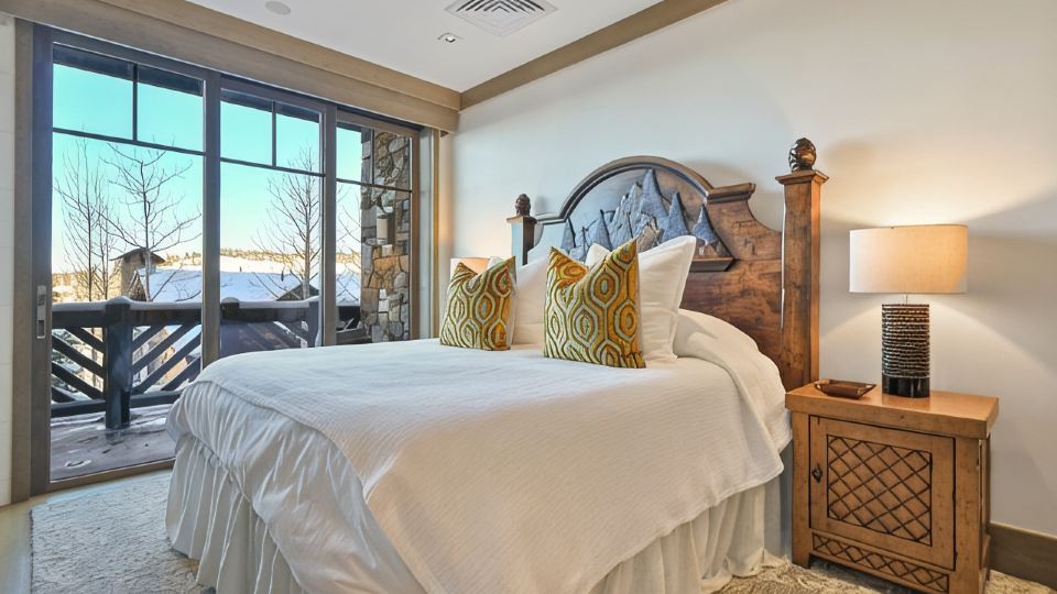 Parq 4 Tower Club Ski in-Out Hot Tub Pool Private Dining Fitness Spa Wellness