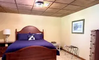 Lakefront Cabin Boat slip Wifi Fishing Firepit - Homestays