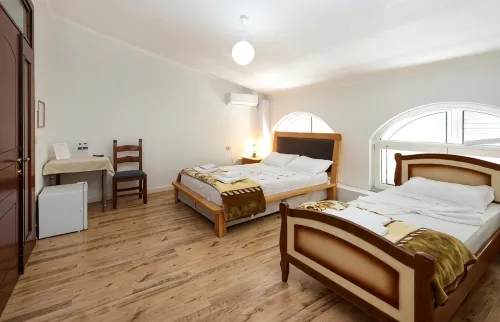 Hotel Familja - 2-Star