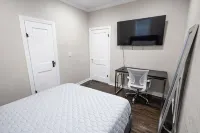 Modernized Cherry St. Historic Gem – Quiet Cul-De-Sac Home