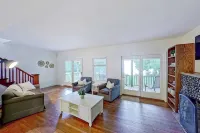Lovely 4-bedroom house in Lexington with AC and WiFi - 3-Star