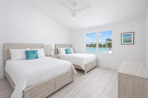 Welcome to Castillo Del Mar. A peaceful, salty newly remodeled ocean front home! - 4-Star