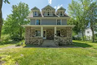 5bd Movie Theater - 7mins to UND - Backyard BBQ - 4-Star