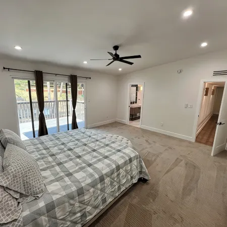 Bakersfield Luxe Stay • Stylish & Serene