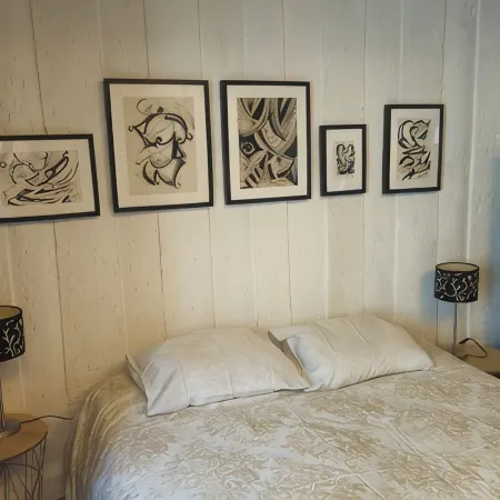 Separate master suite, 18th century residence