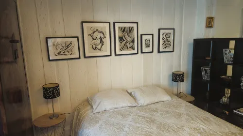 Separate master suite, 18th century residence - Apartments