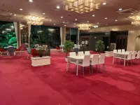Miyakonojo Royal Hotel - موقف سيارات