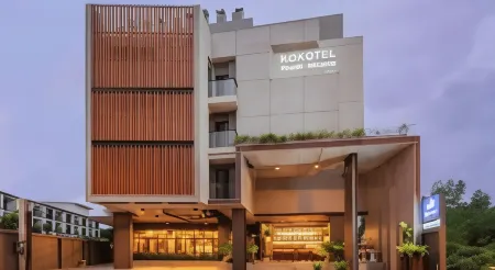 โรงแรมโคโคเทล ภูเก็ต ในยาง