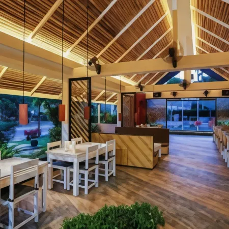 Naiharn Beach Resort Отели рядом с достопримечательностью «Пляж Най-Харн»