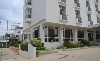 Phaiboonplace Hotel