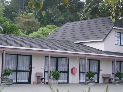 Camellia Court Motel