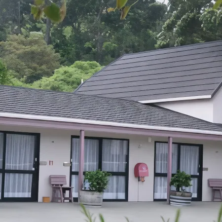Camellia Court Motel
