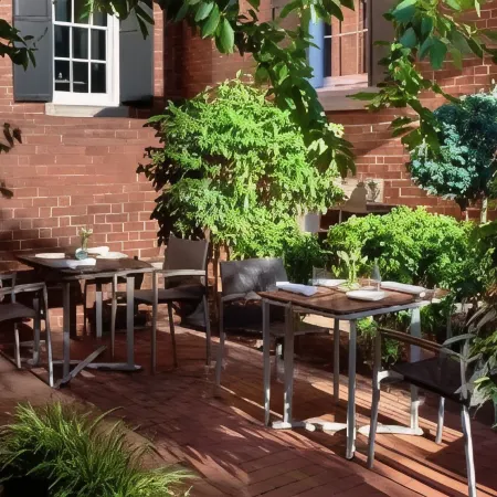 Morrison House Old Town Alexandria, Autograph Collection Отели рядом с достопримечательностью «Набережная Старого города»