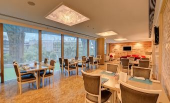 Niranta Transit Hotel Mumbai Airport - At Arrivals