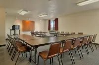 Super 8 by Wyndham Portland Airport