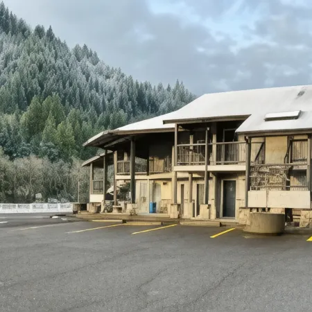 Seasons Motel