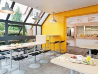 Hotelf1 Fréjus Roquebrune Sur Argens - breakfast