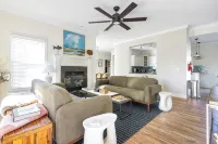 Chic Douglas Escape w/ Courtyard & Game Lounge - 4 星級