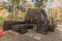 Gondola34 - Poconos Most Unique Tiny Cabin!  2 Minutes to Jfbb Ski ,Lake & More!